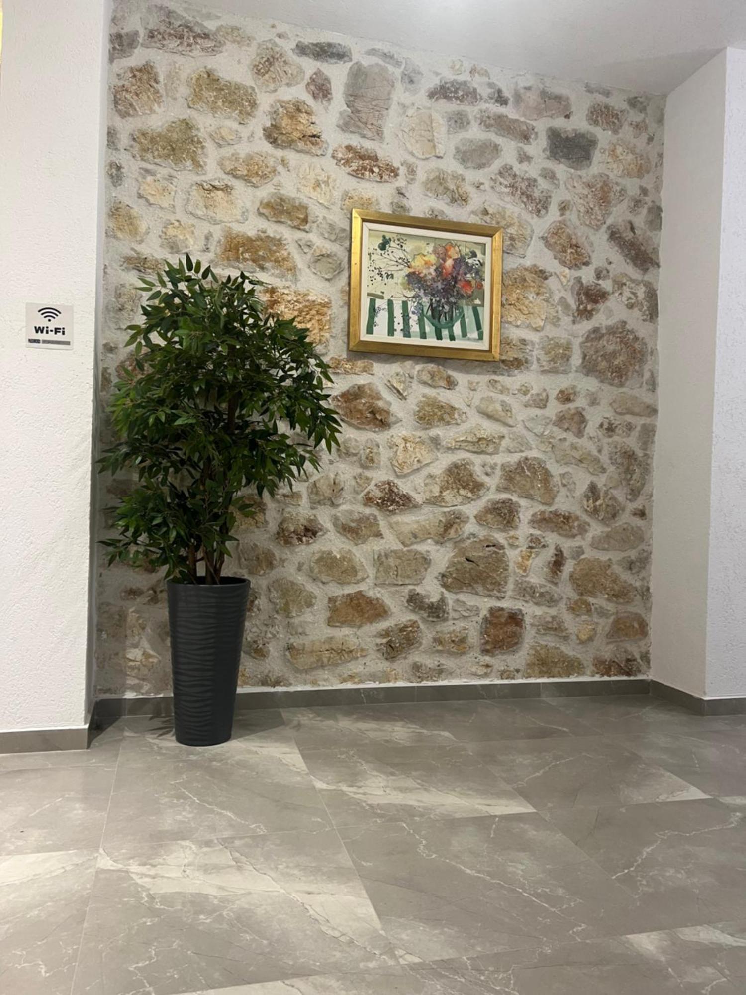 Stonevilla Buta Himare Esterno foto